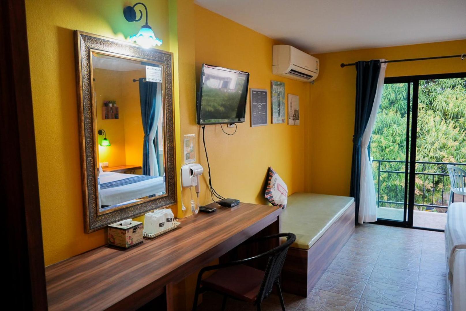 The Castello Resort Ko Lan Room photo