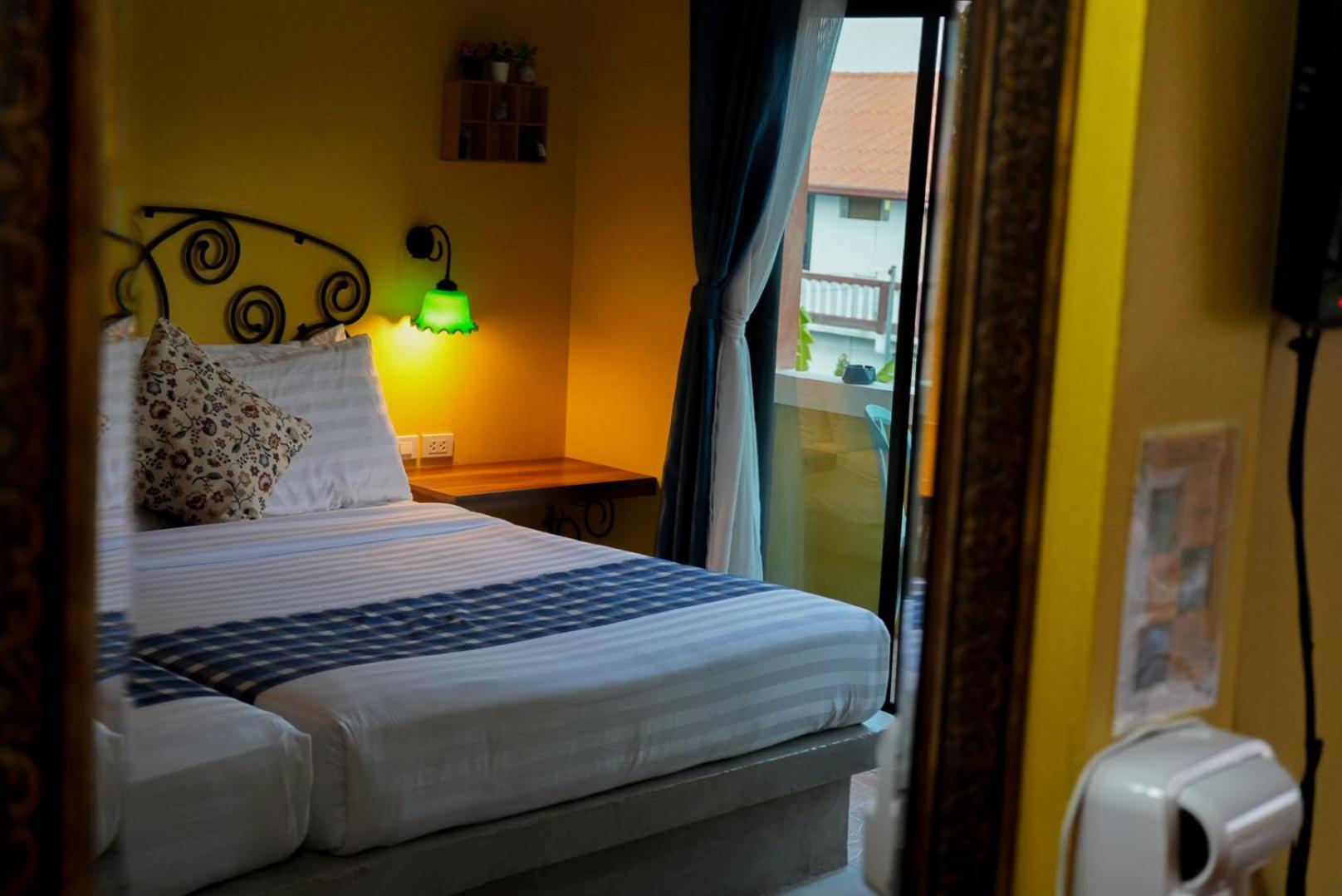 The Castello Resort Ko Lan Room photo