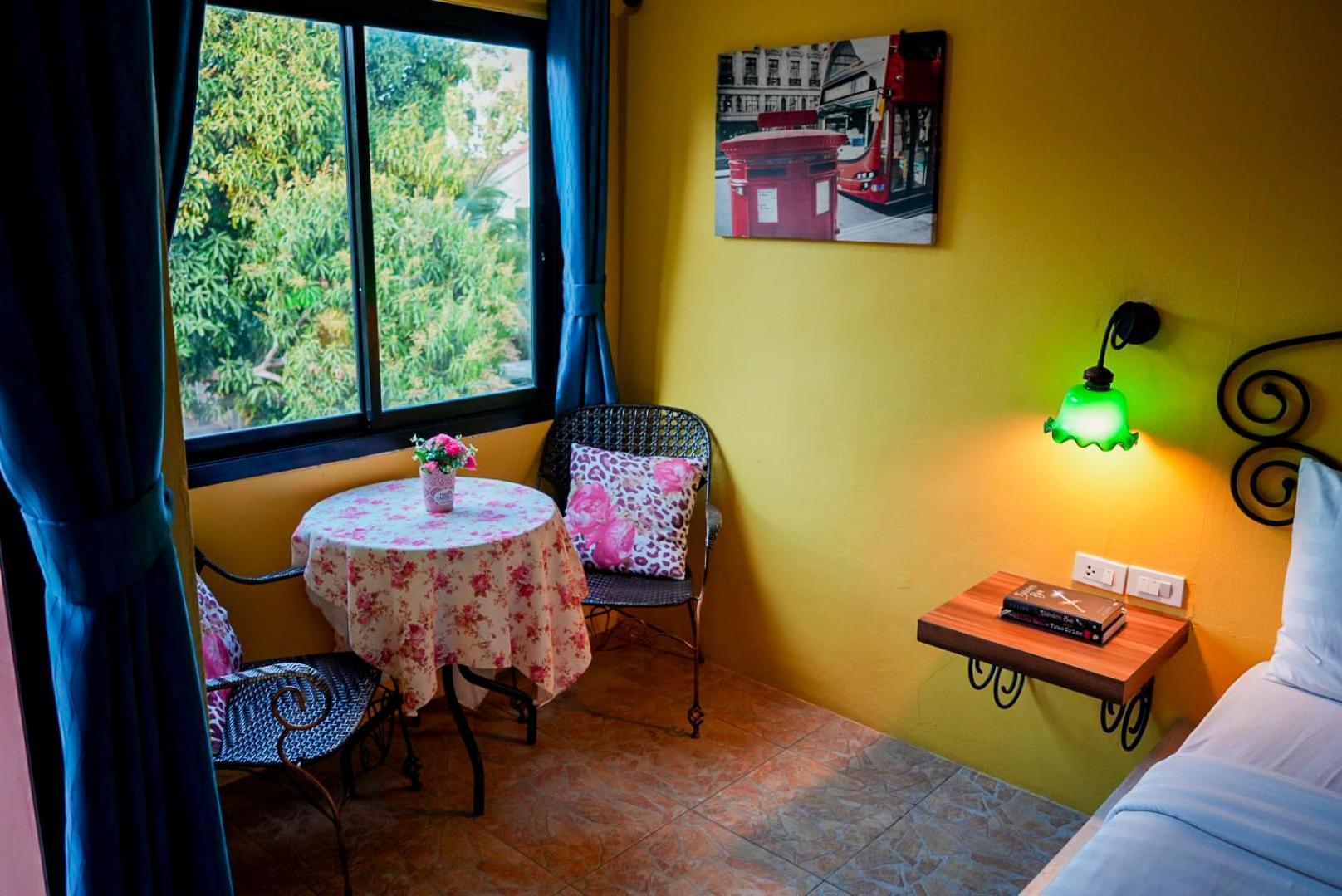 The Castello Resort Ko Lan Room photo