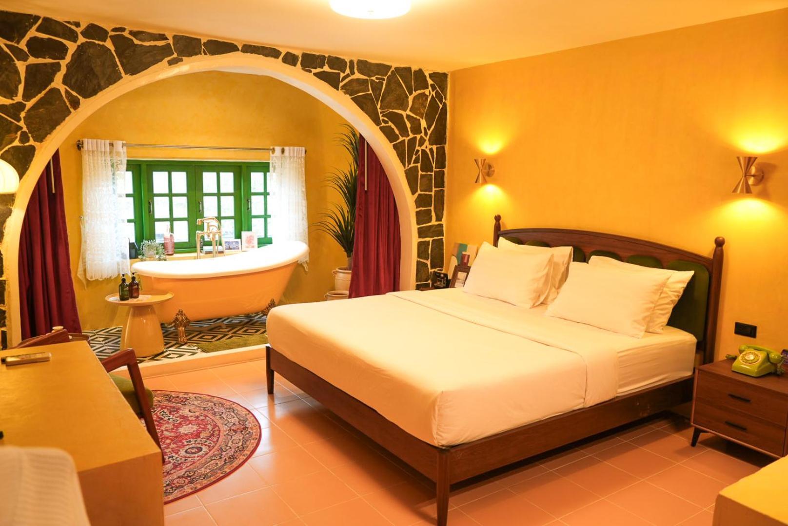 The Castello Resort Ko Lan Exterior photo